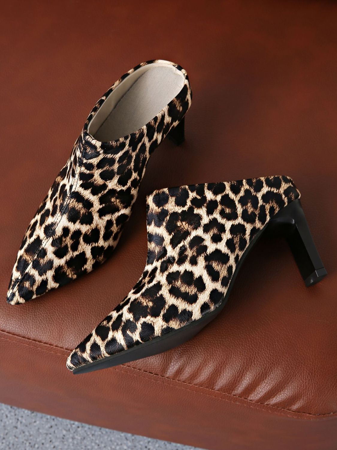 PU Leather Leopard Point Toe Pumps